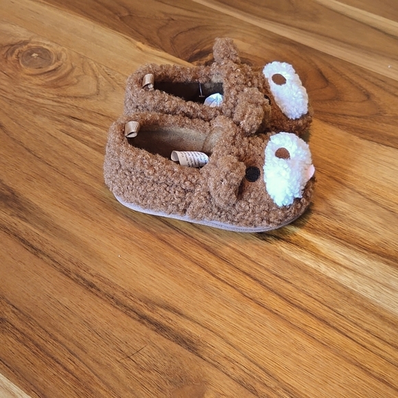 Toddler bear slippers size 6 - Picture 3 of 6